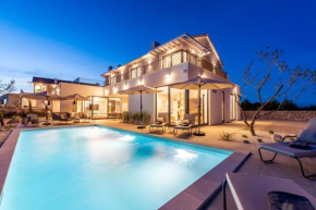 Luxury Villa Galla with SPA and heated pool